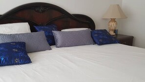 3 habitaciones, tabla de planchar con plancha, wifi y ropa de cama 