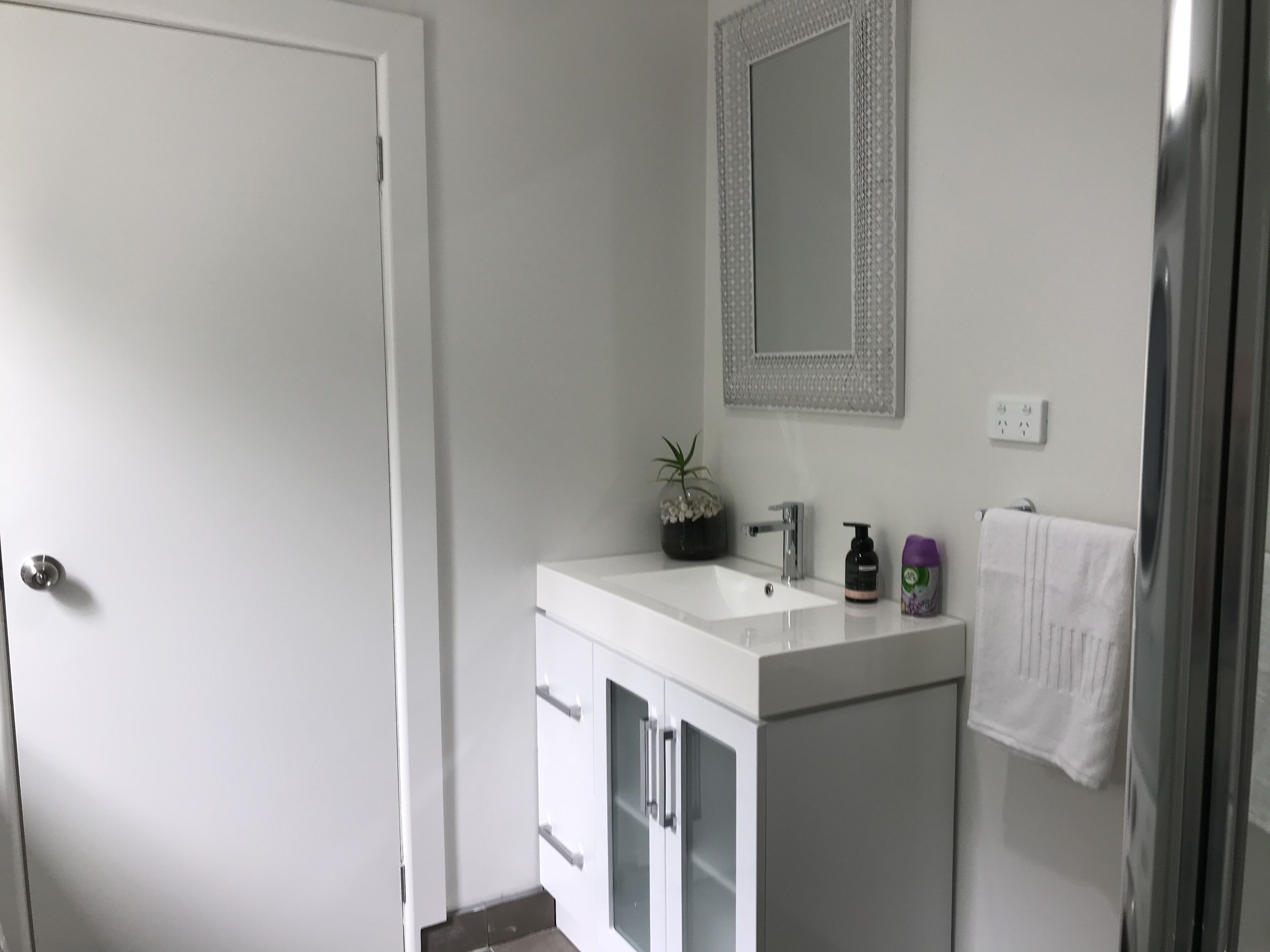 This fabulous old Victorian home is just beautifully renovated — image 22