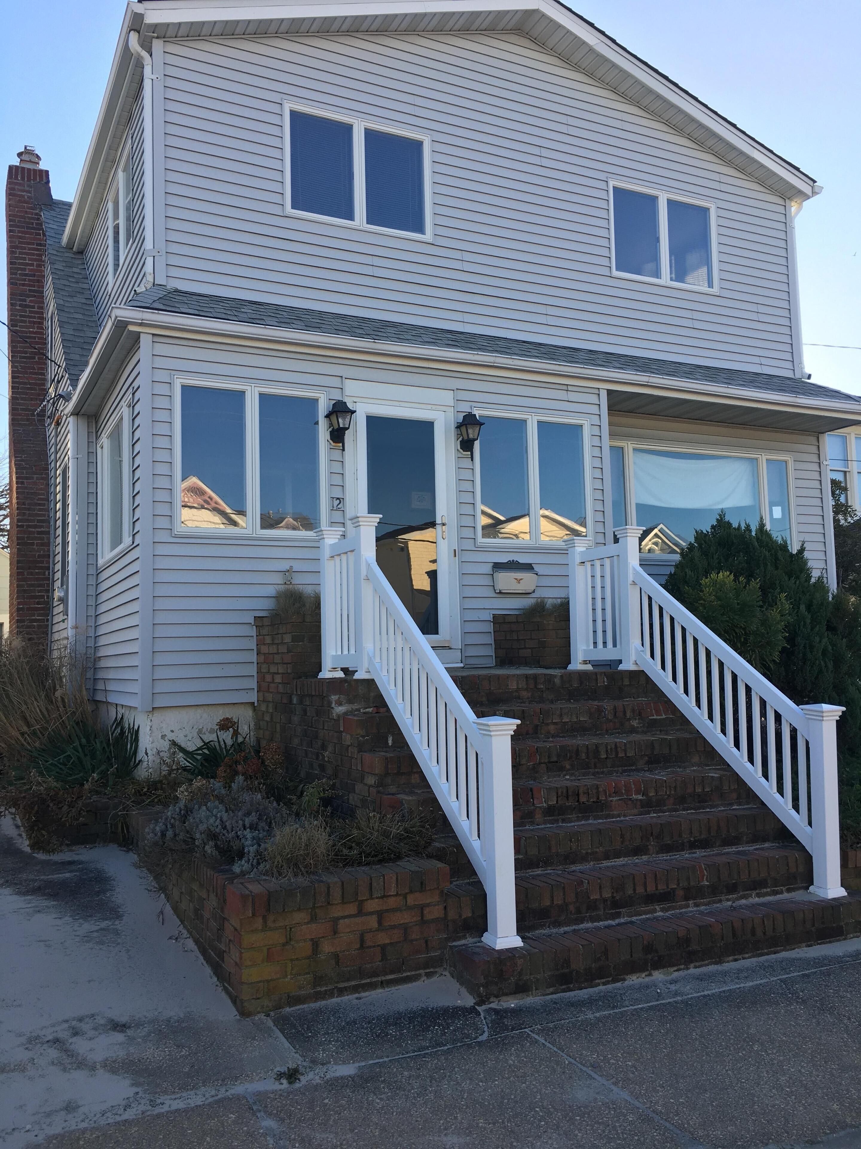 X-Large Ocean Block Historic Home - 9 Bedrooms 240 ft. from Beach