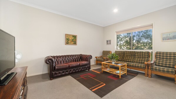Living area - Family Beach Escape Rye (RYE)