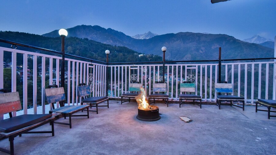 The Posh Hotel near Mall Road with Hassle Free Covered Parking