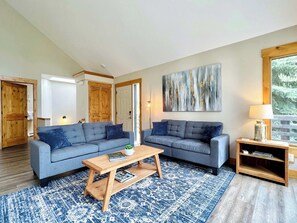 TV, peis og kontorer