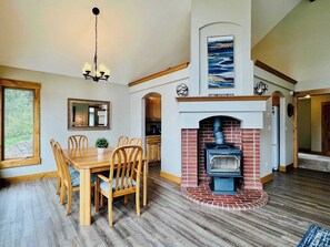 Dining - Tree Top Cabin with access to Flathead Lake (Rollins)