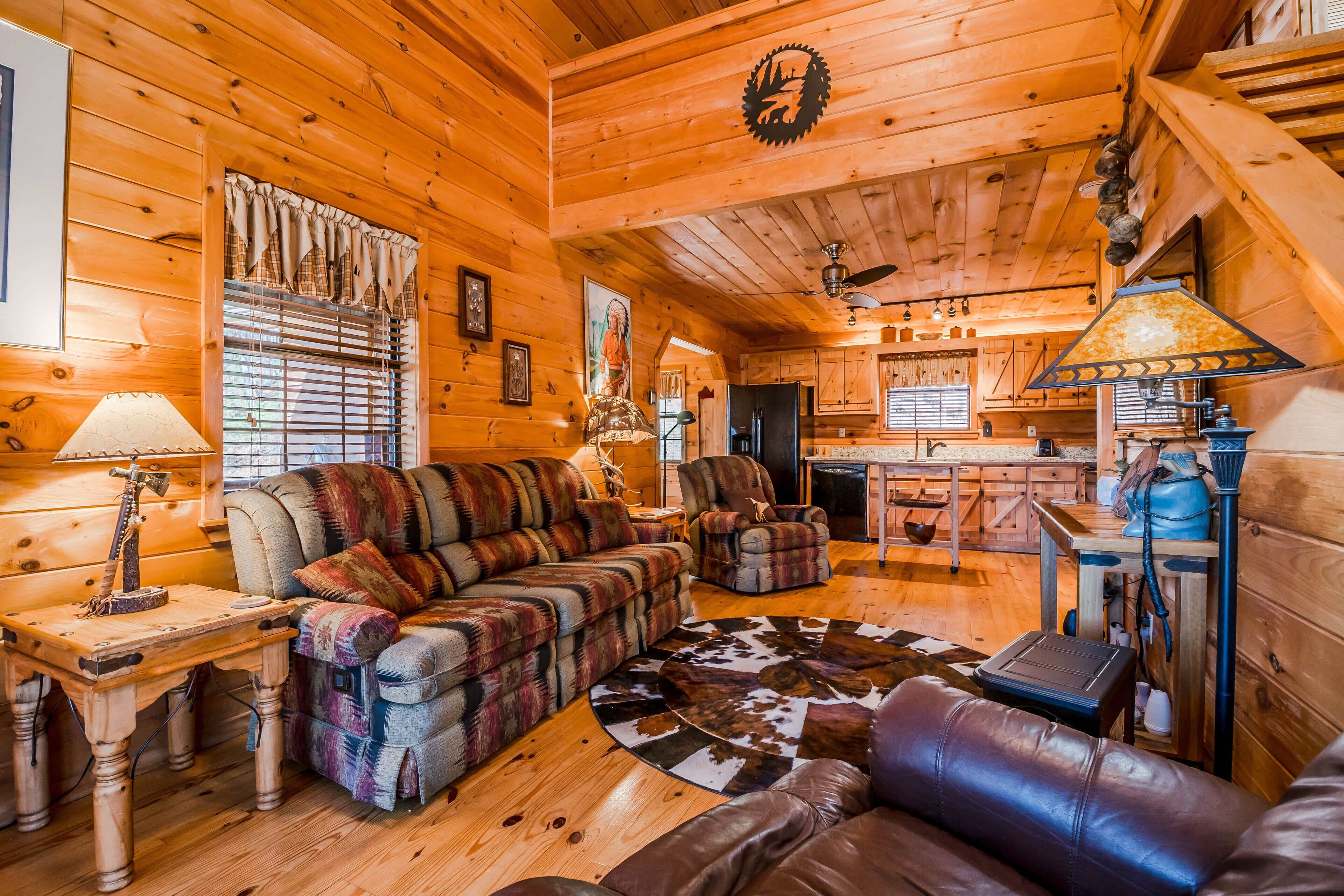 Cherokee Sunrise, a Majestic Mountain Cabin on 3 stories!