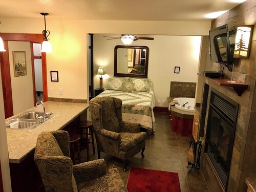 The Inn at Croftville Road Cottages #7. On the Shore of Lake Superior.