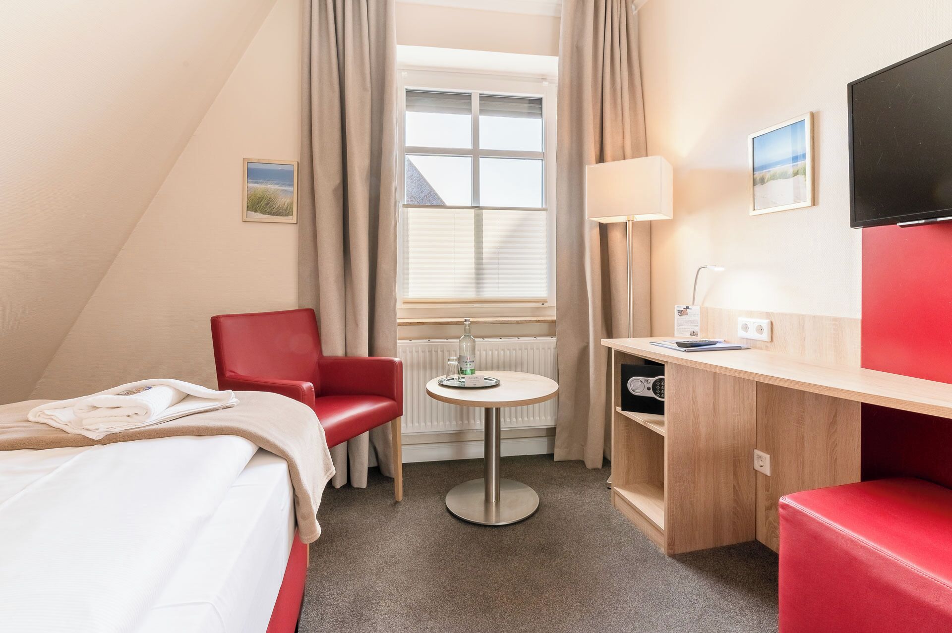 comfort single room | 1 bedroom, in-room safe, desk, free wifi