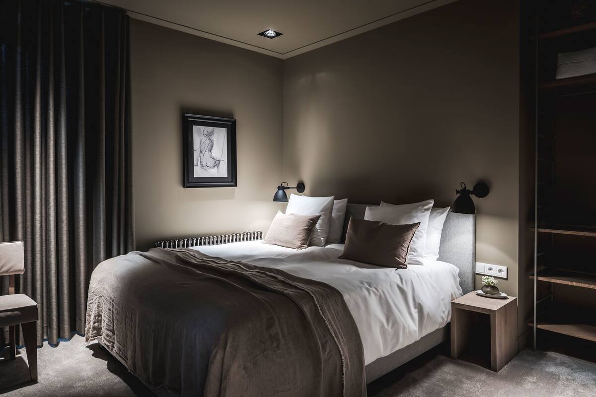 Deluxe Double Room | Soundproofing, free cots/infant beds, free WiFi, bed sheets
