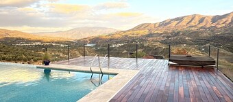 Villa rural tradicional con fantásticas vistas y gran piscina privada