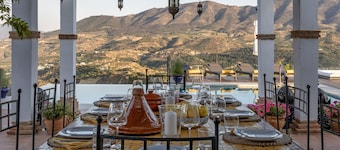 Villa rural tradicional con fantásticas vistas y gran piscina privada