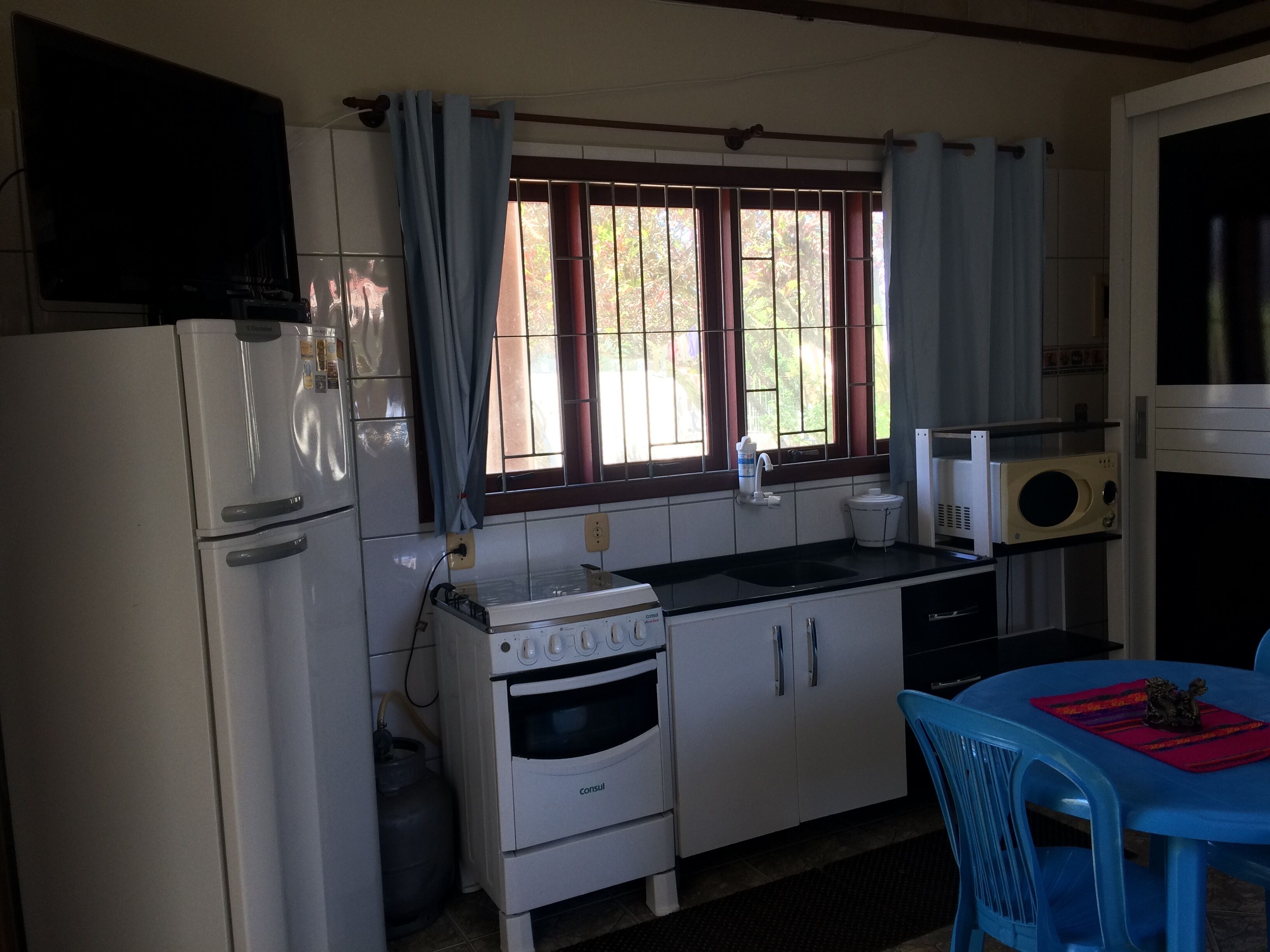 Lisa's studio located on Campeche beach, next to the sea.