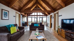 Fireplace, DVD player - Panoramic Views In St Andrews Beach (ST ANDREWS BEACH)