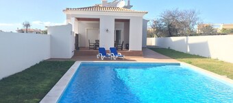 Centrally located 3 bedroom villa with pool close to the beaches