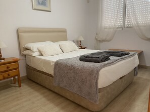 2 bedrooms, in-room safe, iron/ironing board, free WiFi - Luxurious 2 bedroom apartment, close to the Cabo Roig strip and beaches nearby (Cabo Roig)