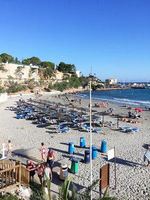 Beach nearby, sun-loungers - Luxurious 2 bedroom apartment, close to the Cabo Roig strip and beaches nearby (Cabo Roig)