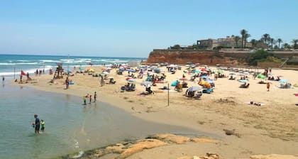 Luxurious 2 bedroom apartment, close to the Cabo Roig strip and beaches nearby