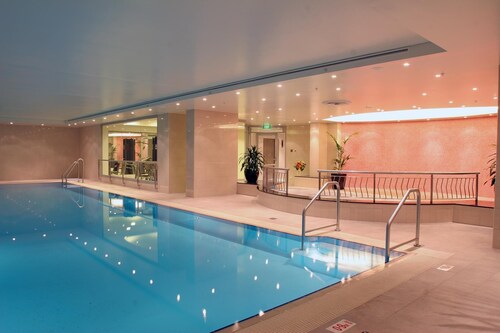 Chinesische Gartenansichten in der modernen Wohnung mit zwei Schlafzimmern - SX339