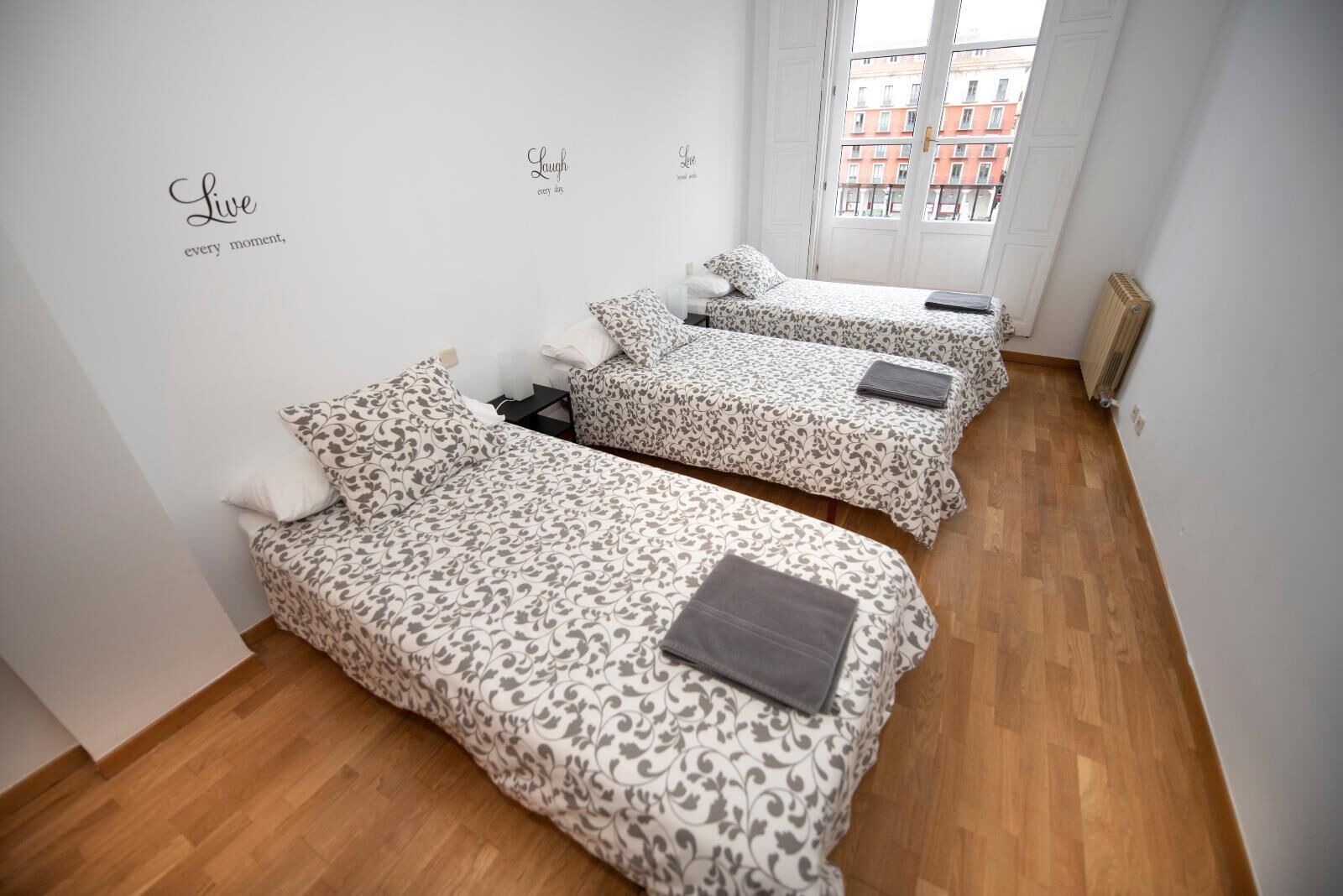 3 bedrooms, iron/ironing board, bed sheets