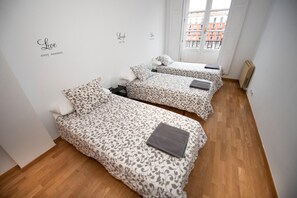 3 bedrooms, iron/ironing board, bed sheets - Great 3 bedroom apartment on the same Plaza Mayor (Valladolid)