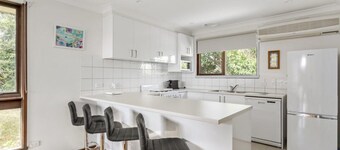 Neat And Sweet by the Sea - Blairgowrie Retreat