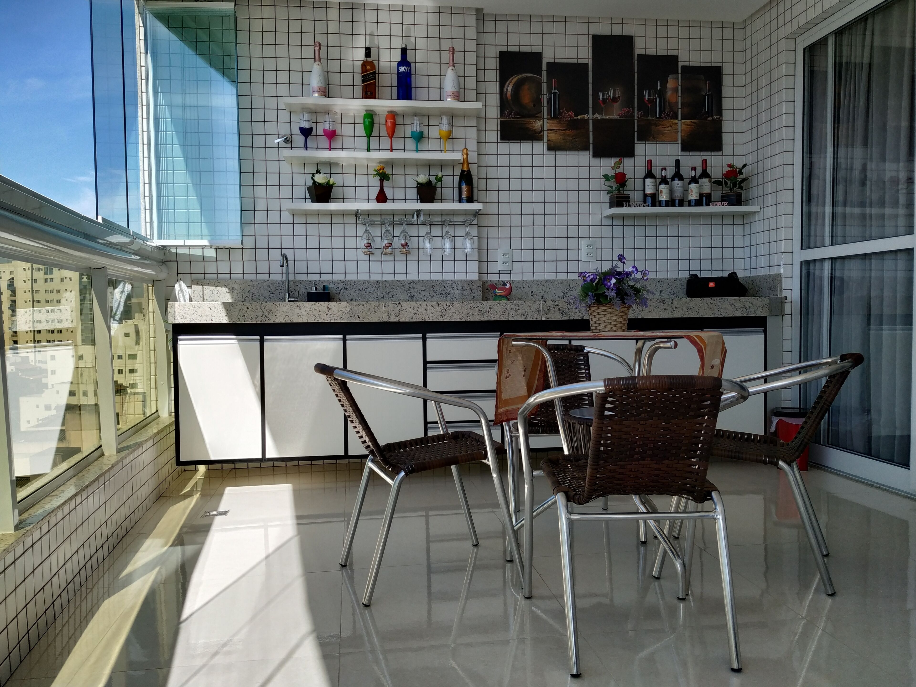 Top apartment located in Morro Beach overlooking the sea.