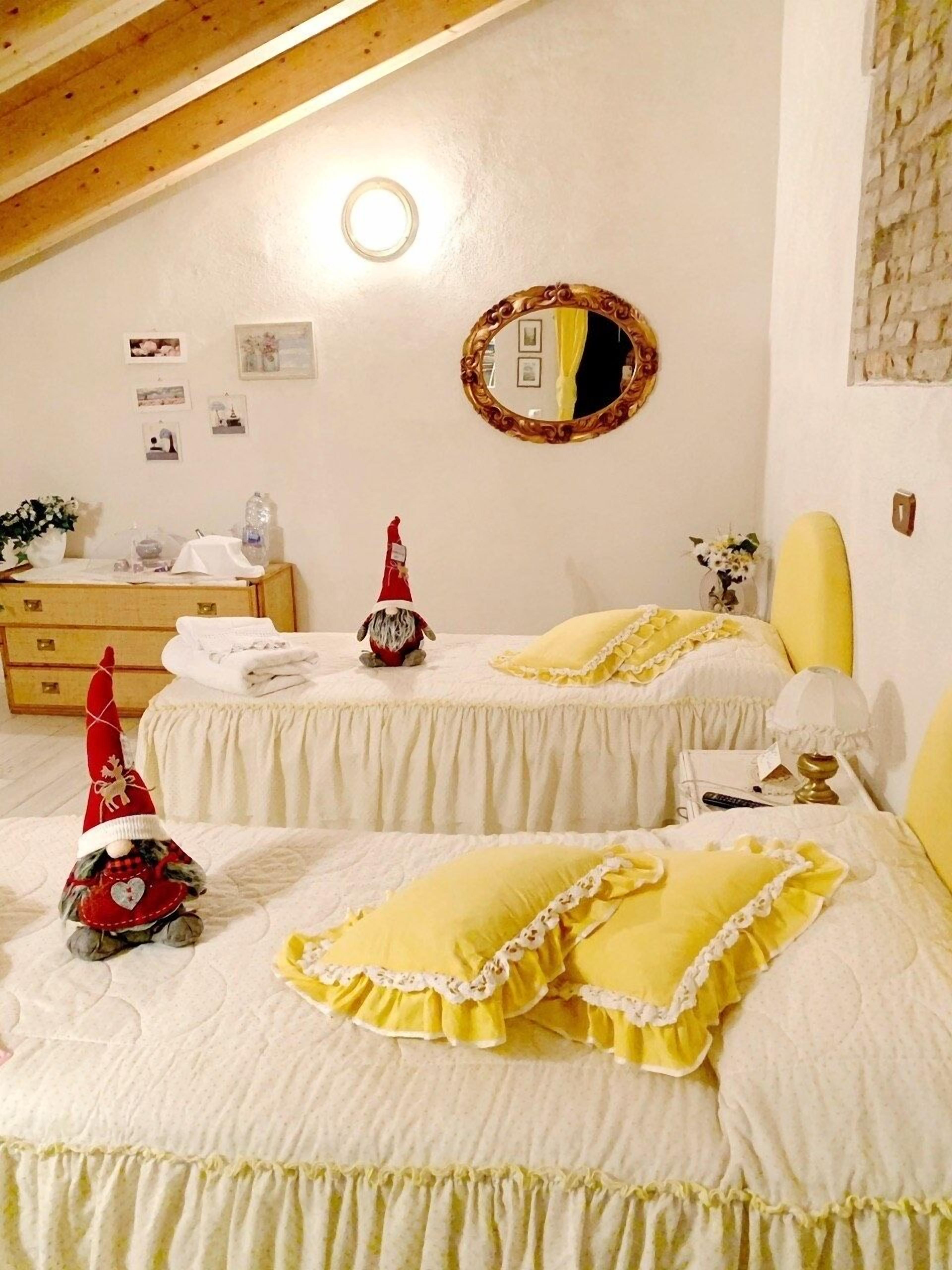 Villa Camilla. Prestigious villa in the quiet, lush Po Valley