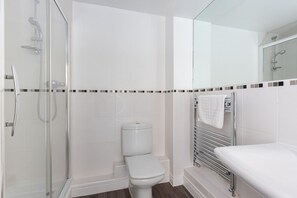 Hårtork och handdukar