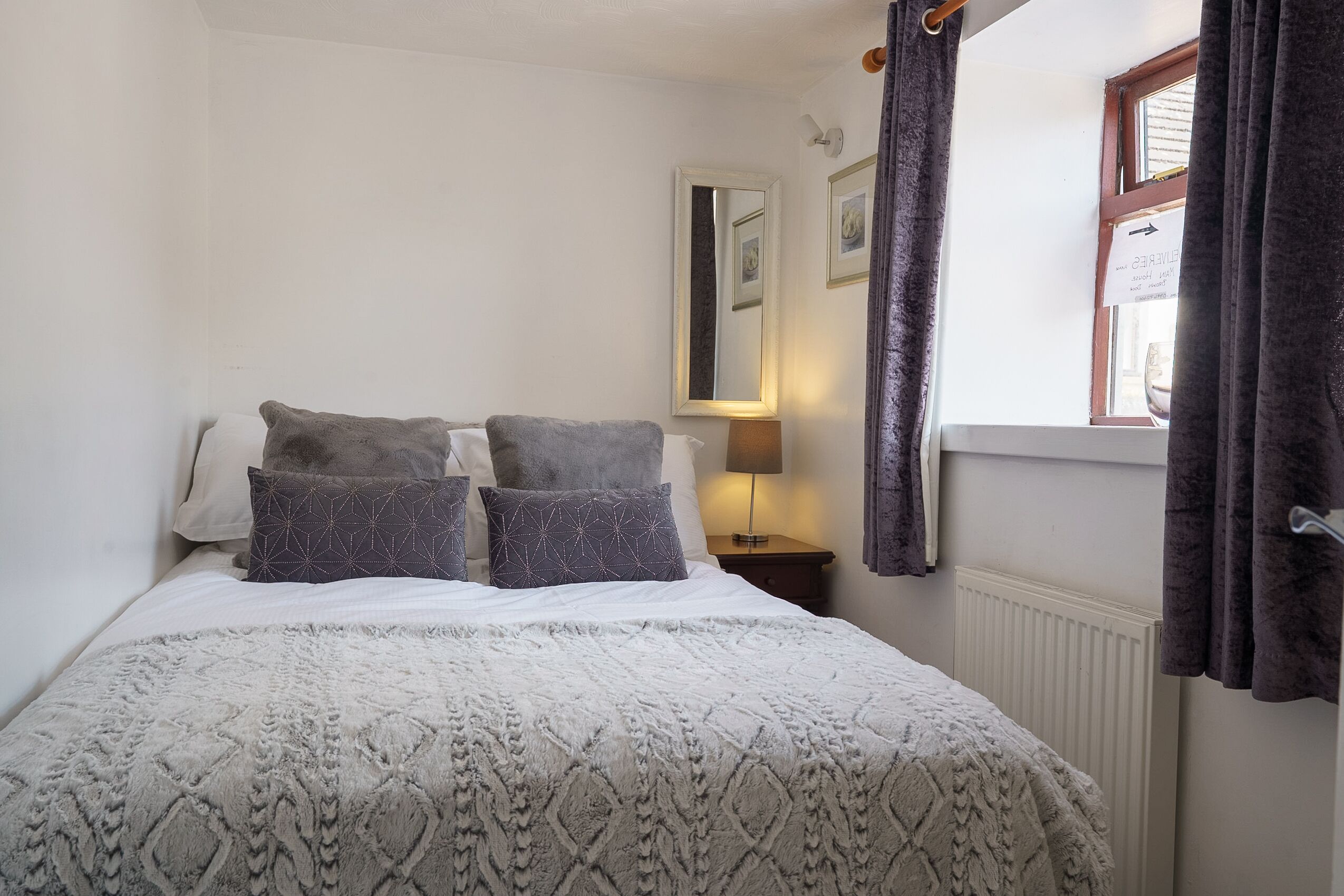 Templand - sleeps 6 in 3 bedrooms set in picturesque countryside with hot tub