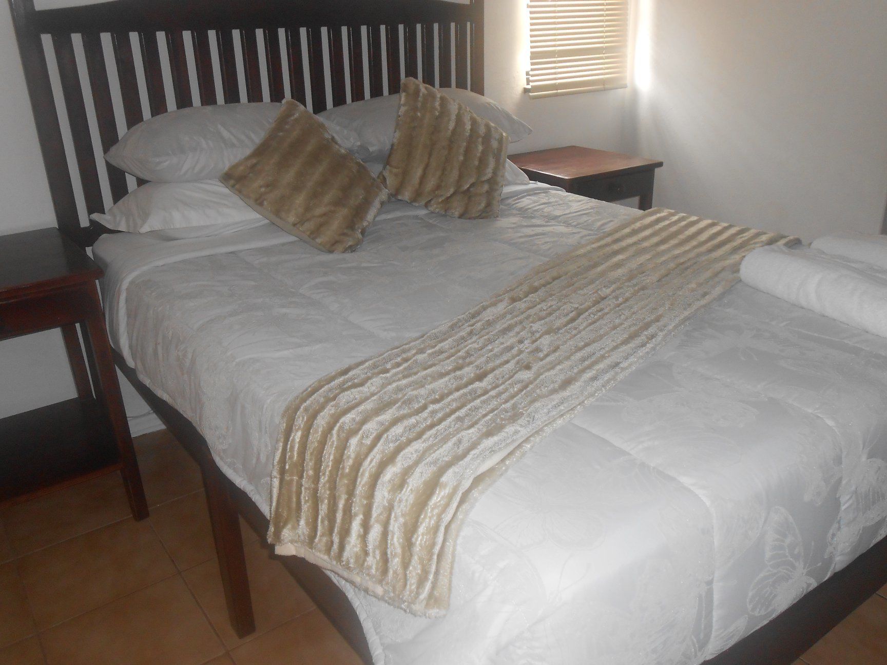 Perhehuone, esteetön (5) | Tallelokero huoneessa, pimennysverhot, ilmainen Wi-Fi, vuodevaatteet