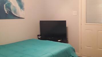 Kamar, 2 Tempat Tidur Queen, Bebas Asap Rokok | Setrika/meja setrika, Wi-Fi gratis, dan seprai linen