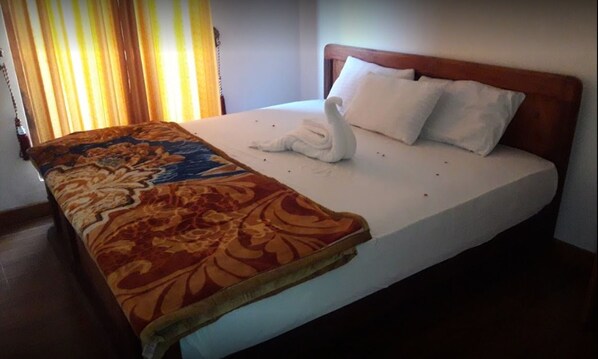 Standard-studio, useita sänkyjä, tupakointi kielletty, vuoristonäköala | Yksilöllisesti kalustettu, äänieristys, silitysrauta/-lauta