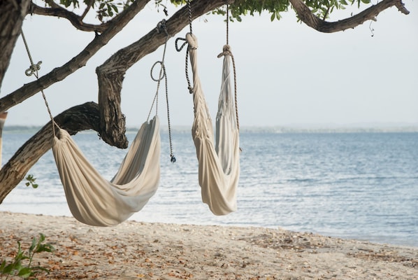 Traditional Room, Multiple Beds, Non Smoking (Room 1) | Beach