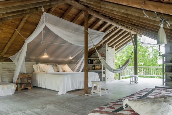 Neljän hengen signature-huone, useita sänkyjä, tupakointi kielletty, näköala lahdelle (Room 3) | Näkymä huoneesta