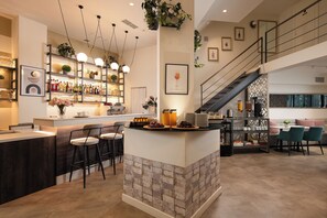 Daily full breakfast for a fee - Urban Nest - Suites & Apartments (Athens)