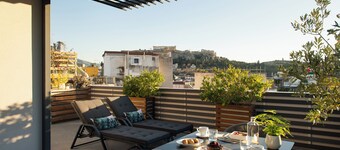 Urban Nest - Suites & Apartments