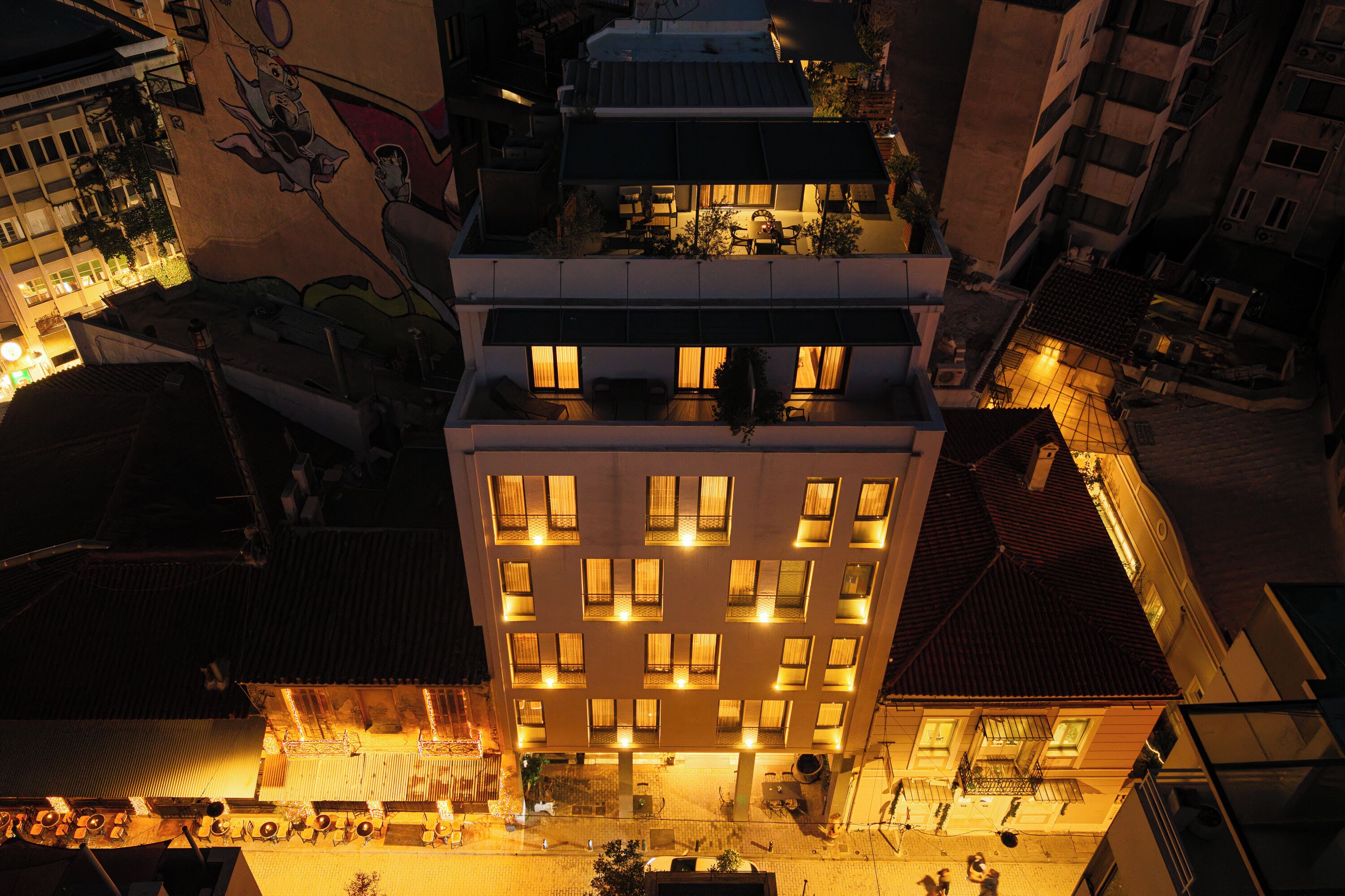 住宿正面 (夜晚)