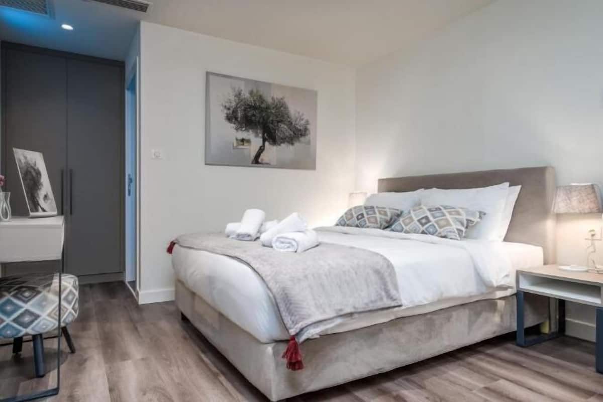 1 chambre, draps en coton égyptien, literie de qualité, coffre-fort