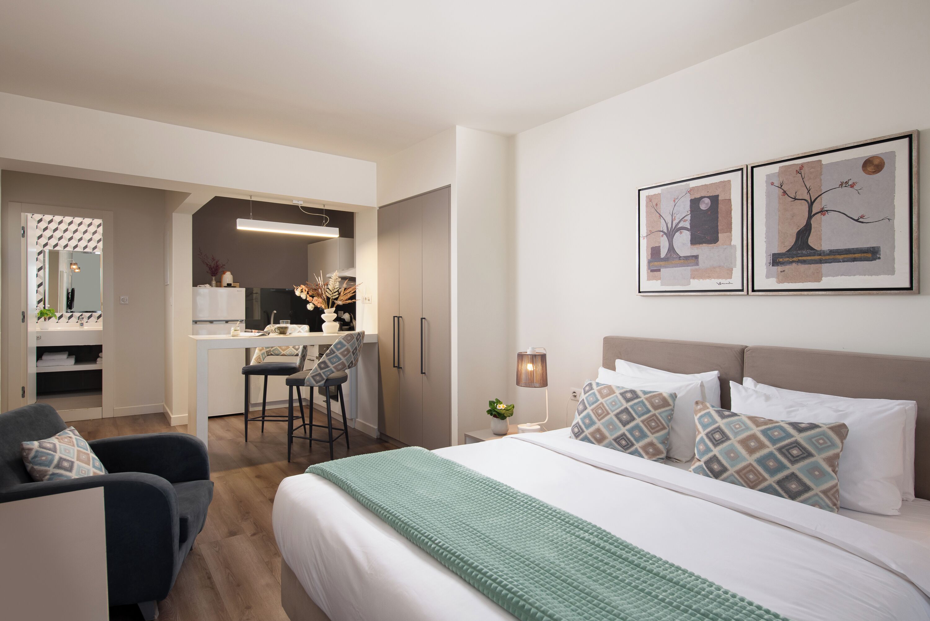 1 bedroom, Egyptian cotton sheets, premium bedding, in-room safe