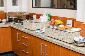 Tägliches inbegriffenes Frühstücksbuffet