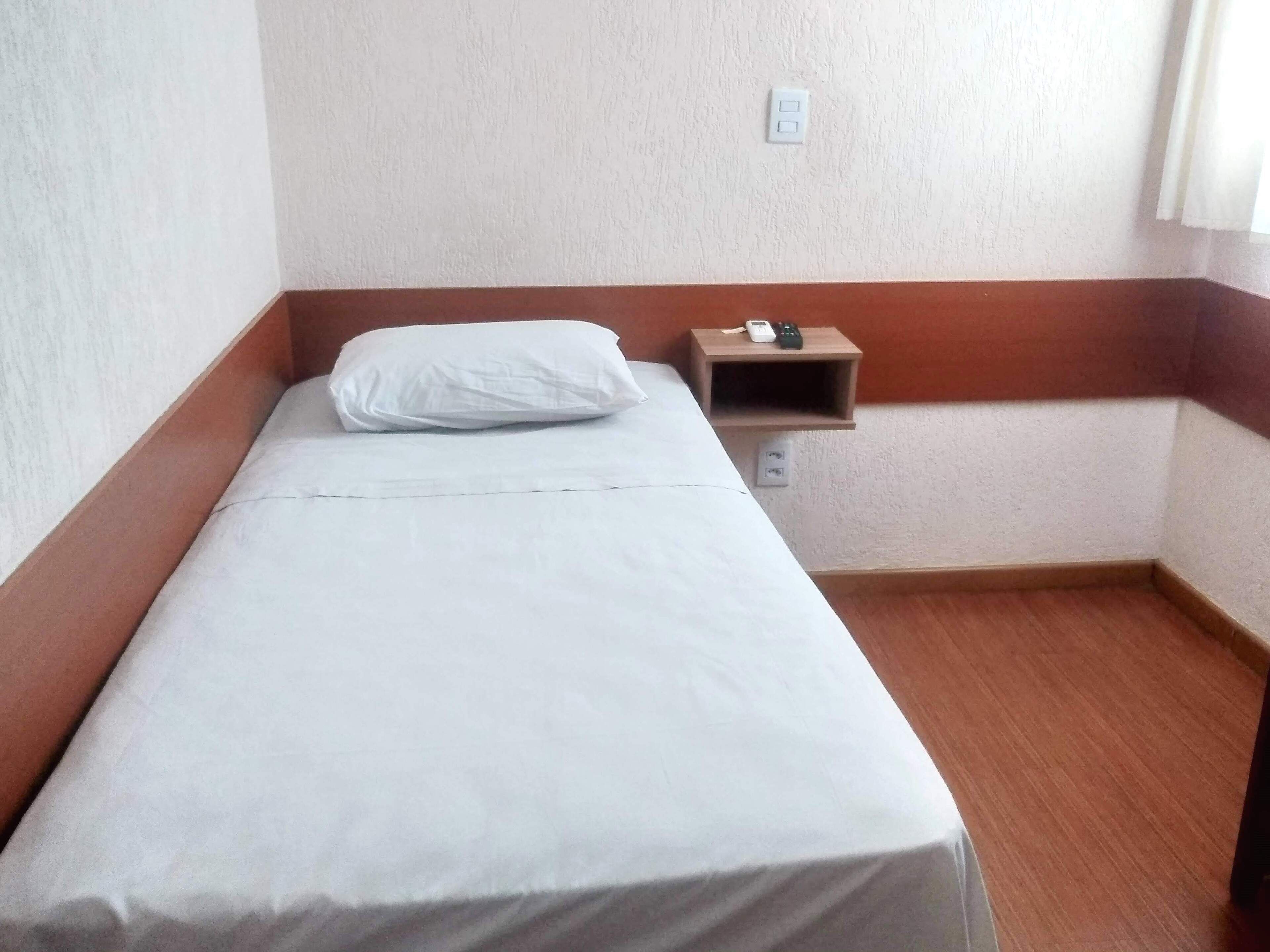 standard single room, 1 single bed | 1 bedroom, minibar, desk, iron/ironing board