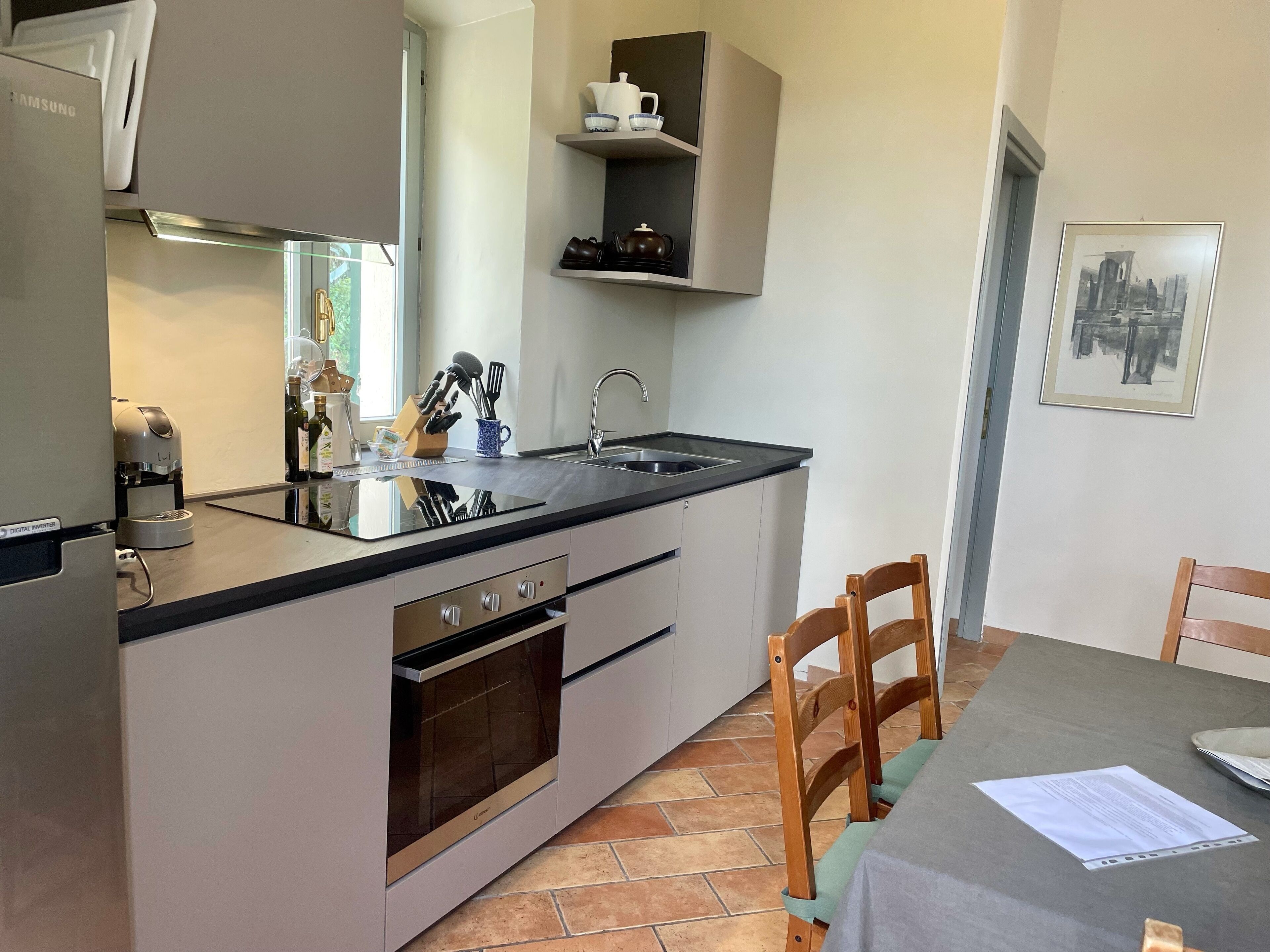  Apartment (Sleeps 2 or 4 ) with pool and short walk to town