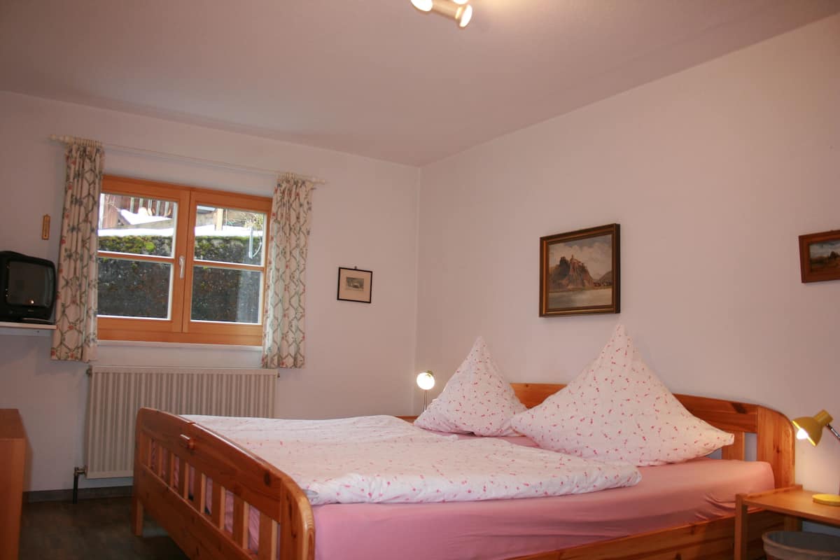 Apartment (FeWo Grünstein) | Cribs (surcharge), rollaway beds (surcharge), WiFi (free)