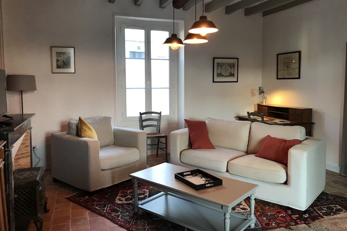 City Townhome | Living area