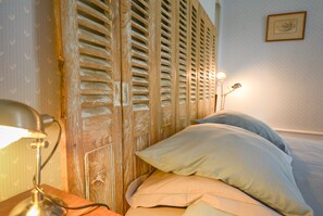 Individually decorated, individually furnished, soundproofing - La Barillerie (La Flèche)