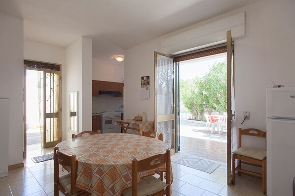 Ferienhaus, 2 Schlafzimmer | Wohnbereich | Flachbildfernseher