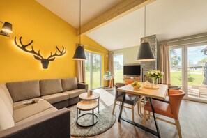 VIP Cottage, 1 bedroom | In-room safe, free WiFi, bed sheets - Center Parcs Bungalowpark Allgäu (Leutkirch im Allgau)