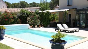 Piscine extérieure, piscine chauffée