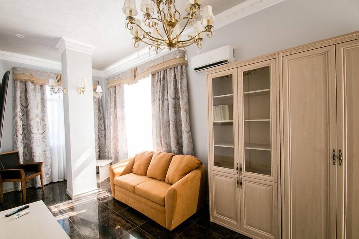 Junior-Suite, 1 Doppelbett und Schlafsofa, Nichtraucher | 1 Schlafzimmer, hochwertige Bettwaren, Daunenbettdecken, Minibar