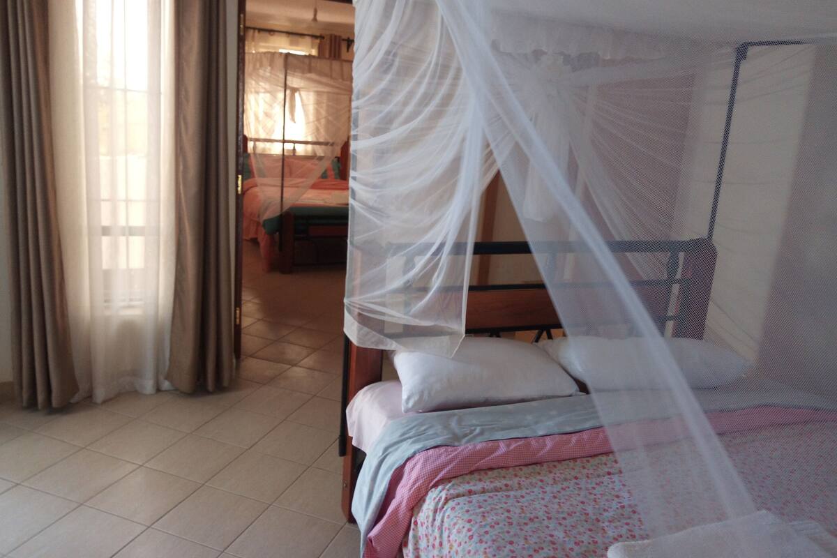 Blackout curtains, soundproofing, iron/ironing board, free WiFi
