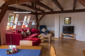 Superior Apartment (including Cleaning Fee of 80 EUR) | Living area