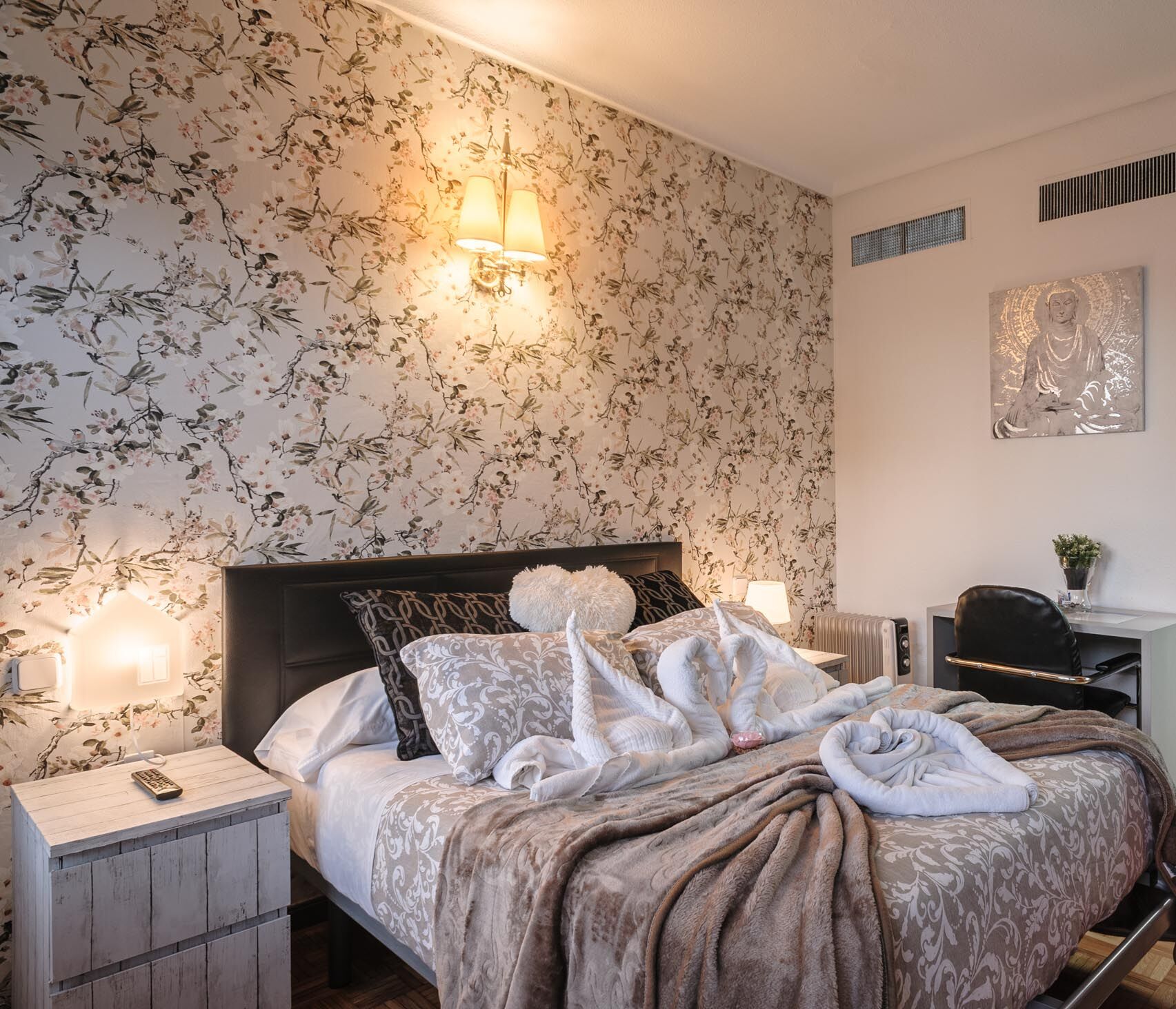 Madrid Puerta del Sol (Double room with private bathroom and WIFI)